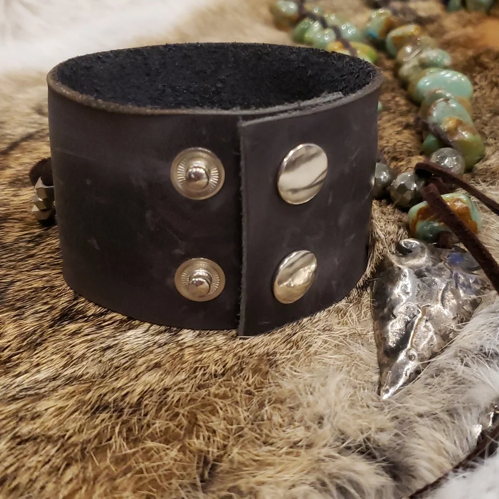 Leather Arrowhead Bracelet ๐ - Picture 3 of 8